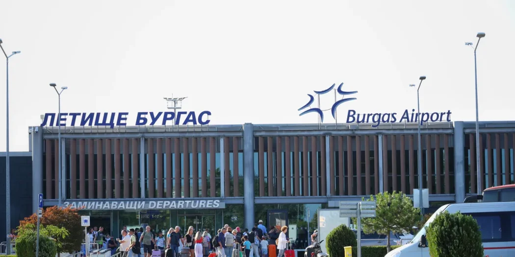 Самолетът, пренасочен към Бургас заради сигнал за заплаха, кацна в Тел Авив след 7-часова проверка