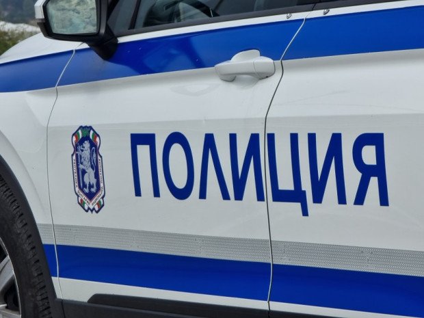 Удар в бургаския кв. „Победа“: Полицията откри 120 грама пико и десетки пликчета
