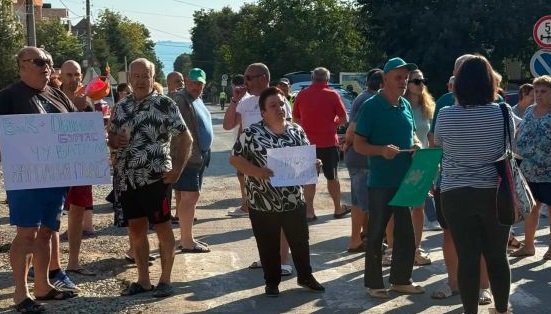 Протест в Крайморие: Жители скочиха срещу новата схема на ВиК