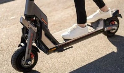 15-годишна катастрофира с електрически скутер в центъра на Бургас