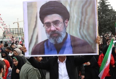 ДРАМА В ТЕХЕРАН: Наследникът на Али Хаменей в критично състояние