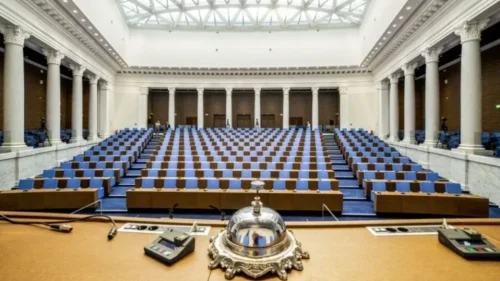 Местата са ясни, но битката тепърва започва: Партиите се подредиха в 52-рия парламент