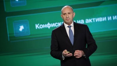 Румен Радев от Габрово: &bdquo;Прогресивна България&ldquo; ще спре натиска върху икономиката (СНИМКИ+ВИДЕО)