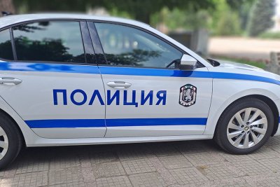 Жена пострада при удар между бус и кола в Бургас