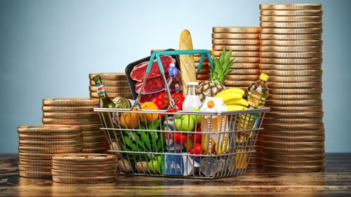 Великденската кошница поскъпва с до 20%: Агнешкото мина 16 евро, доматите скочиха с 25%