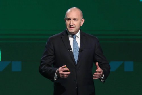 Румен Радев на срещи с граждани в три града днес