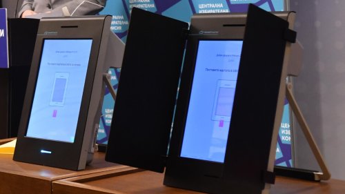 100% проверка на машините за гласуване: МЕУ отчете пълна верификация у нас и в чужбина