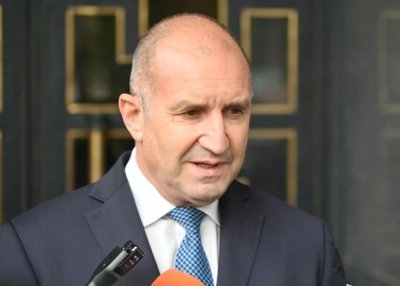 Радев тръгва в атака: Започва кампанията с две ключови срещи в страната