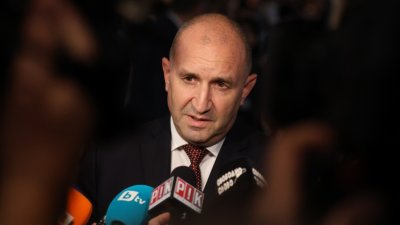 Румен Радев във Варна: Среща с гражданите в Двореца на културата и спорта