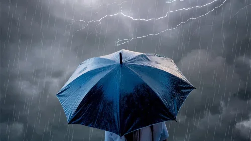 Облачно и дъждовно: температурите леко се повишават