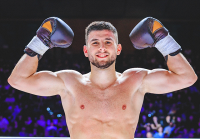 &bdquo;Бургаска сила&ldquo; в София: Мартин Копривленски свали непобедения Валенте и взе титлата на EFA