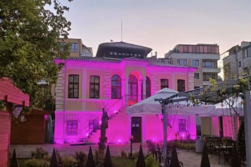 Бургас грейна в розово: Джирото тръгва от България, а първата розова фланелка се решава на морето