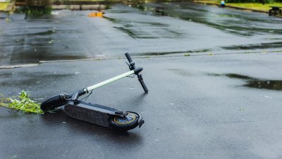 13-годишно дете в критично състояние след инцидент с тротинетка в Бургас