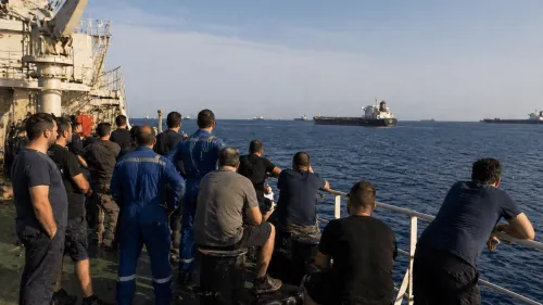 20 български моряци блокирани в Персийския залив: Ормузкият проток се затваря, рискът расте