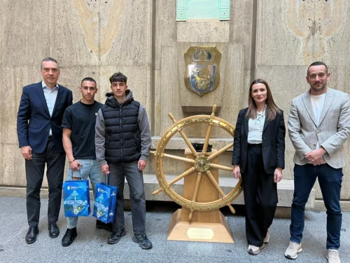 Бургас натиска газта в атлетиката: Две млади звезди гонят Европа и света през 2026