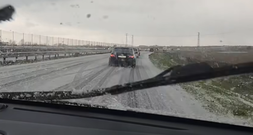 Градушка като жълъд удари Поморие (ВИДЕО)