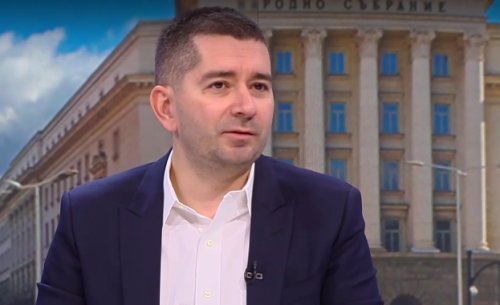 Слави Василев предизвика Бойко Борисов и други лидери на &bdquo;състезание&ldquo;