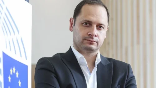 Петър Витанов поема най-голямата група в парламента: &bdquo;Прогресивна България&ldquo; избра шеф на ПГ