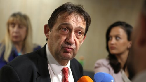 Защо Шишков предприе безумни ремонти на магистрали и алтернативните им пътища в началото на летния сезон?