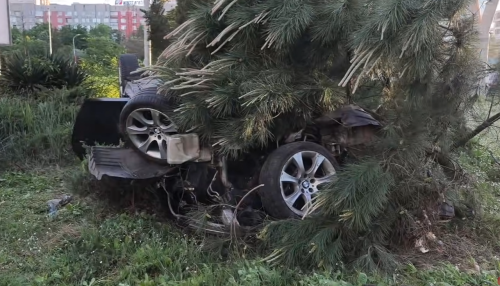 Зрелищна каскада в Бургас: BMW се обърна по таван до хотел &bdquo;Мираж&ldquo; (ВИДЕО)