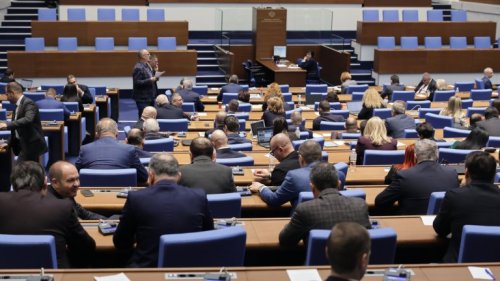 Парламентът отваря Изборния кодекс: машинното гласуване пак излиза на преден план