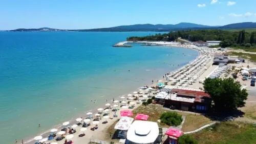 След бурите в Бургаско: Морето &bdquo;изяде&ldquo; плажа в &bdquo;Крайморие&ldquo; преди сезона