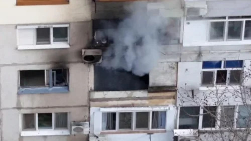 Две пожарни гасиха пламъци в жилищен блок в ж.к. &bdquo;Славейков&ldquo;