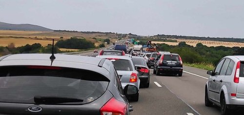 Брутална тапа на АМ &bdquo;Тракия&ldquo;: Опашката към Пловдив вече е над 10 км
