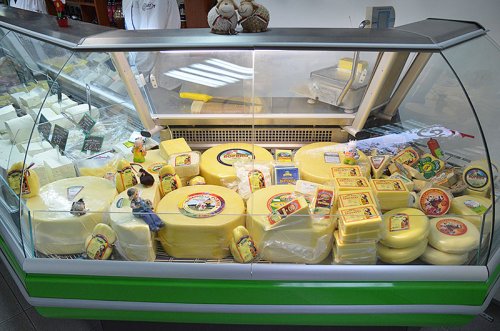 Кашкавалът и сиренето отново нагоре &ndash; млечните продукти и плодовете стават лукс