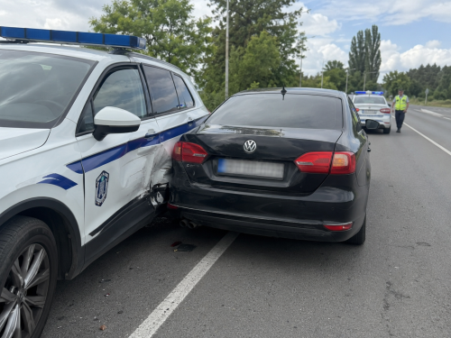 Зрелищна гонка край Несебър! Дрогиран шофьор удари полицейска патрулка