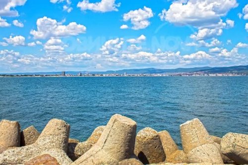 Седмицата стартира със слънце и до 32&deg;: къде ще се появи облачност