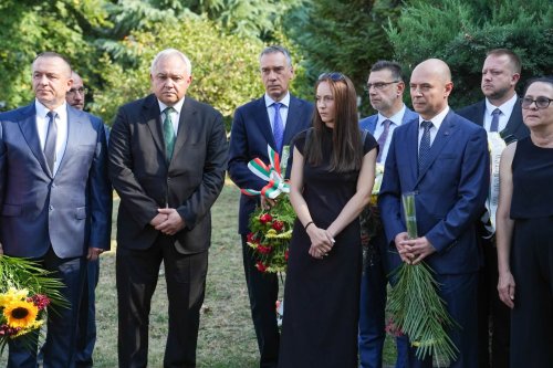 БУРГАС НЕ ЗАБРАВЯ: Почетоха паметта на Атанас Градев и Йордан Илиев