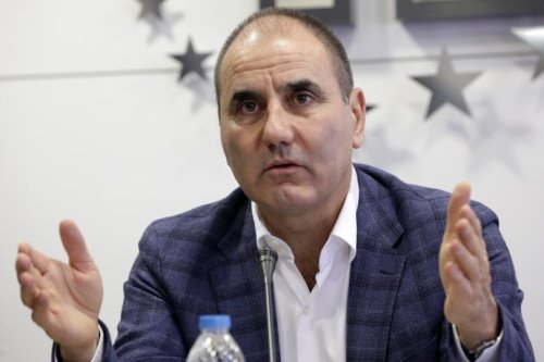 Цветанов: Демократичните сили сами подаряват победата на Йотова
