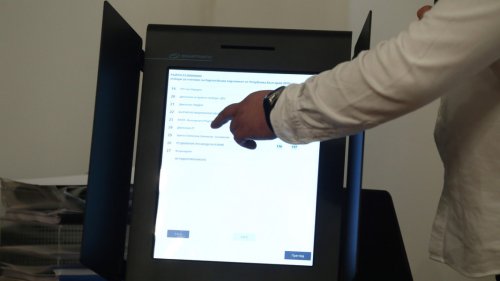 Машинното гласуване излиза по-скъпо: Поръчката стига около 15 млн. евро