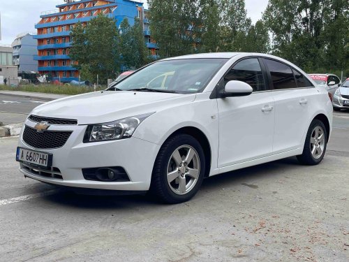 ТЪРСИ СЕ! Бял Chevrolet Cruze с бургаска регистрация изчезна в района на Несебър