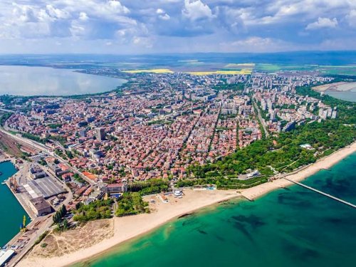 Бургас влиза в битката за нови авиолинии и повече туристи през 2027 г.