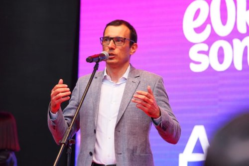Терзиев поиска пълна прозрачност за избора на Бургас за &bdquo;Евровизия 2027&ldquo;