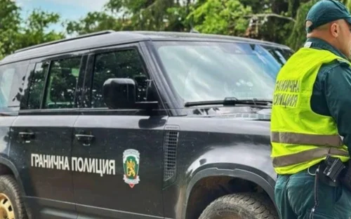 Гонка с Гранична полиция завърши с тежка катастрофа край Ропотамо: Двама испанци в болница
