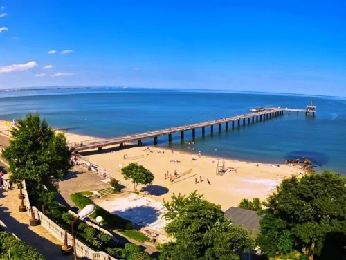 ЛЯТОТО НЕ ОТСТЪПВА В БУРГАС: До 32&deg; и море като чай