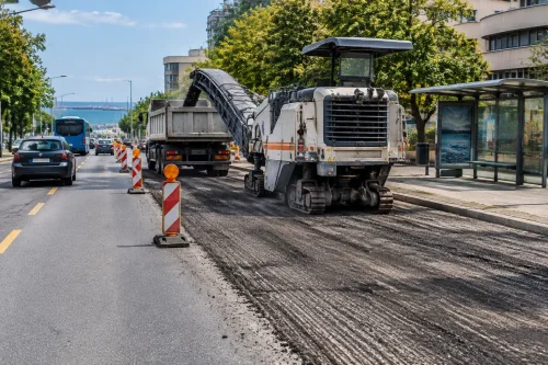 Община Бургас започна гаранционен ремонт на ул. „Христо Ботев“