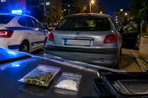 Пето РУ-Бургас задържа 18-годишен след дрога в Рудник