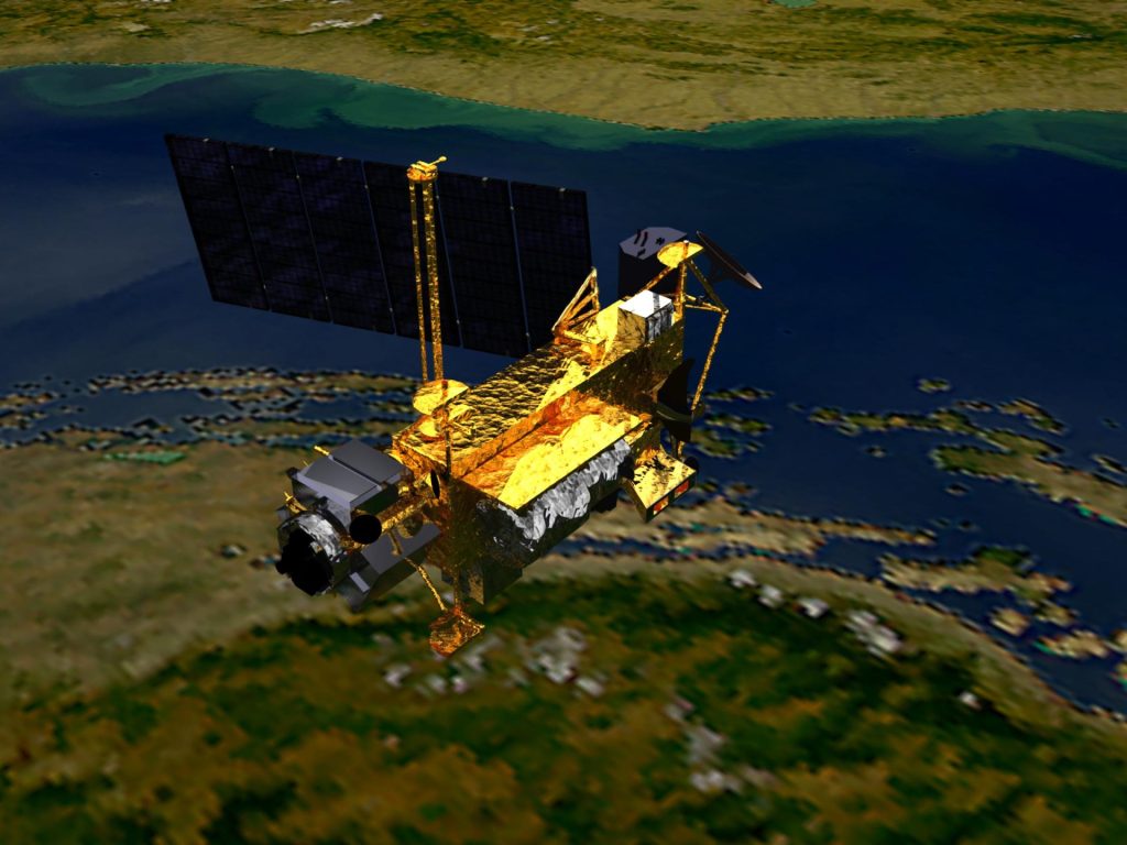 Стар сателит на NASA пада неконтролируемо към Земята