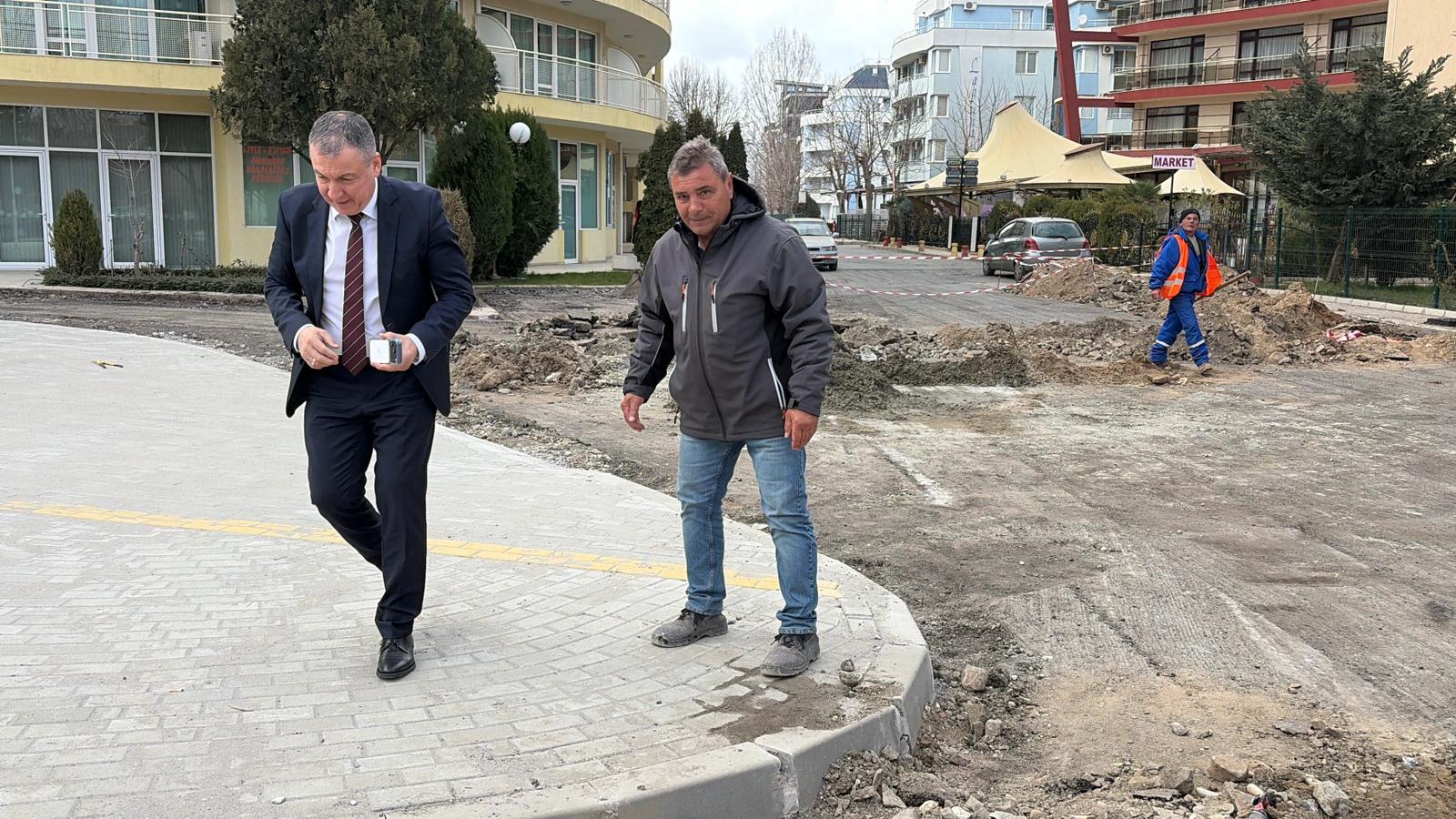 Последен етап от ремонта в Несебър: &bdquo;Първа&ldquo; улица се готви за нов трафик