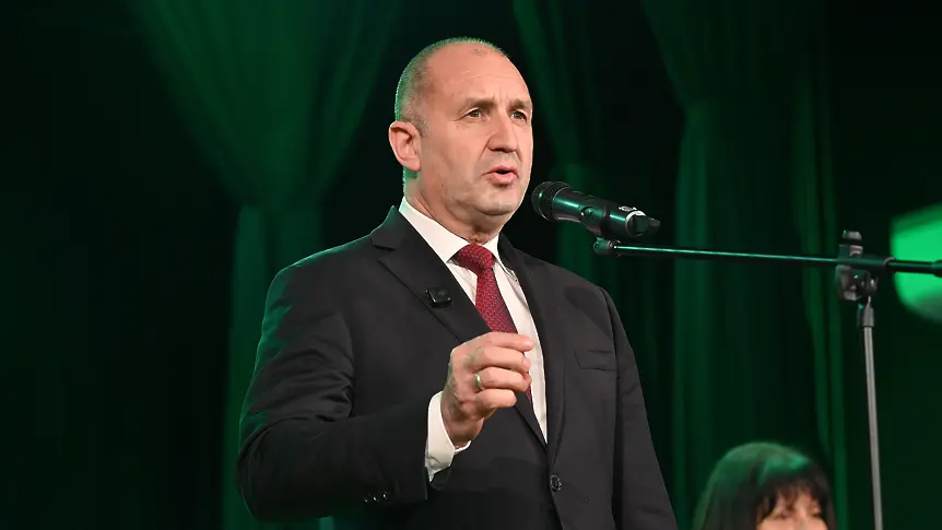 Радев с послание за Великден: &bdquo;Да променим съдбата си като народ&ldquo;