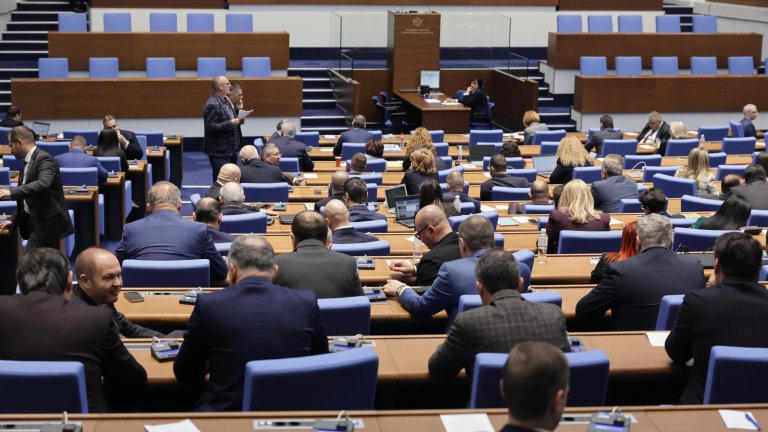 Парламентът отваря Изборния кодекс: машинното гласуване пак излиза на преден план