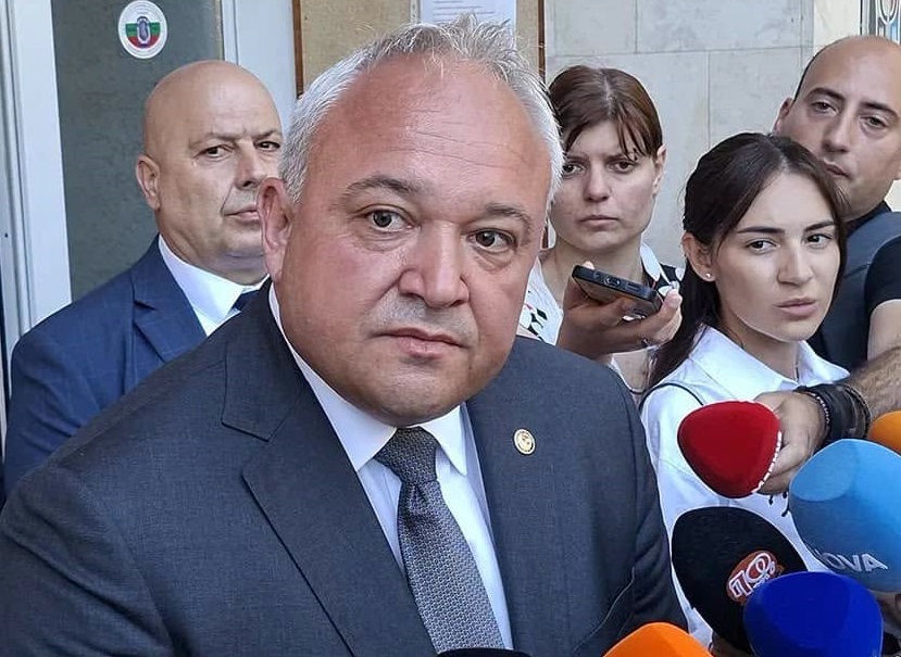 Демерджиев след жестоките случаи у нас: Това не е червена лампа, а пожар