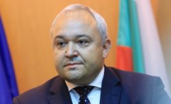 Часове преди изборите: Демерджиев с призив за решаващ вот