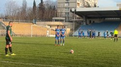 Доминираха, но не победиха: Нефтохимик с равен на &bdquo;Лазур&ldquo;