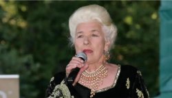 Янка Рупкина е вече извън болницата, но остава в кома: Състоянието ѝ не се е променило