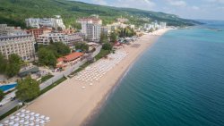 Хотелиери с тревожни данни: До 30% по-малко туристи по Южното Черноморие